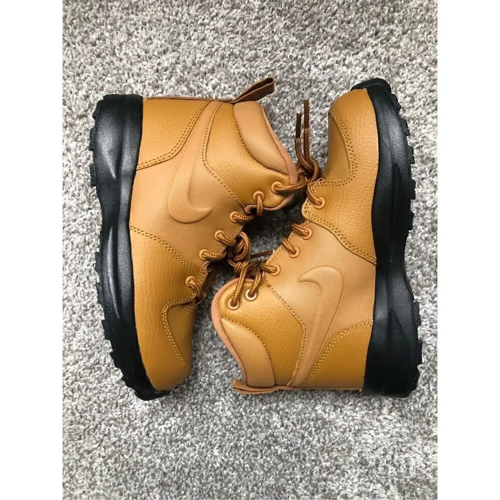 Nike Manoa LTR Wheat Youth Size 13